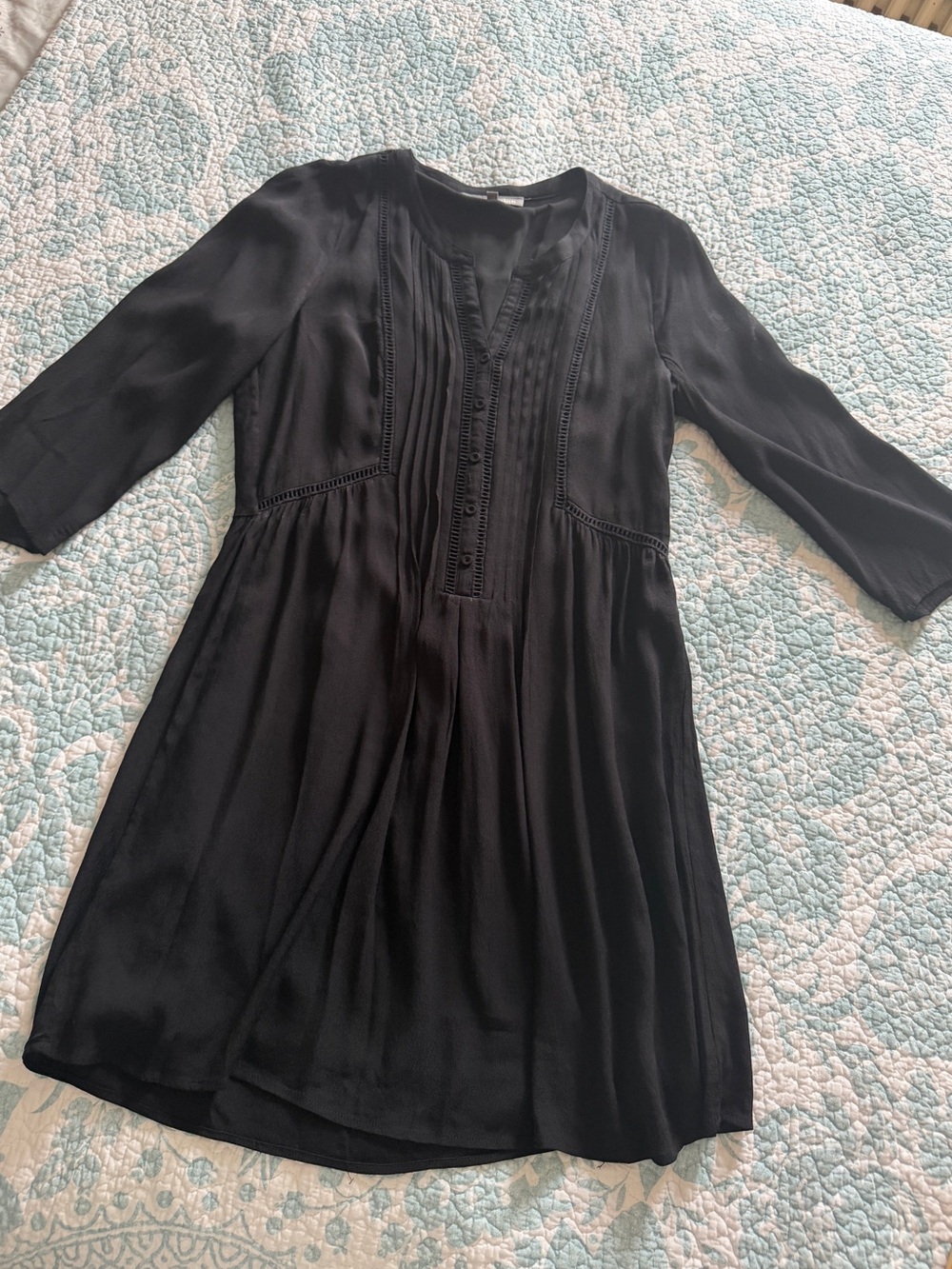 Daniel Rainn Black V-Neck dress